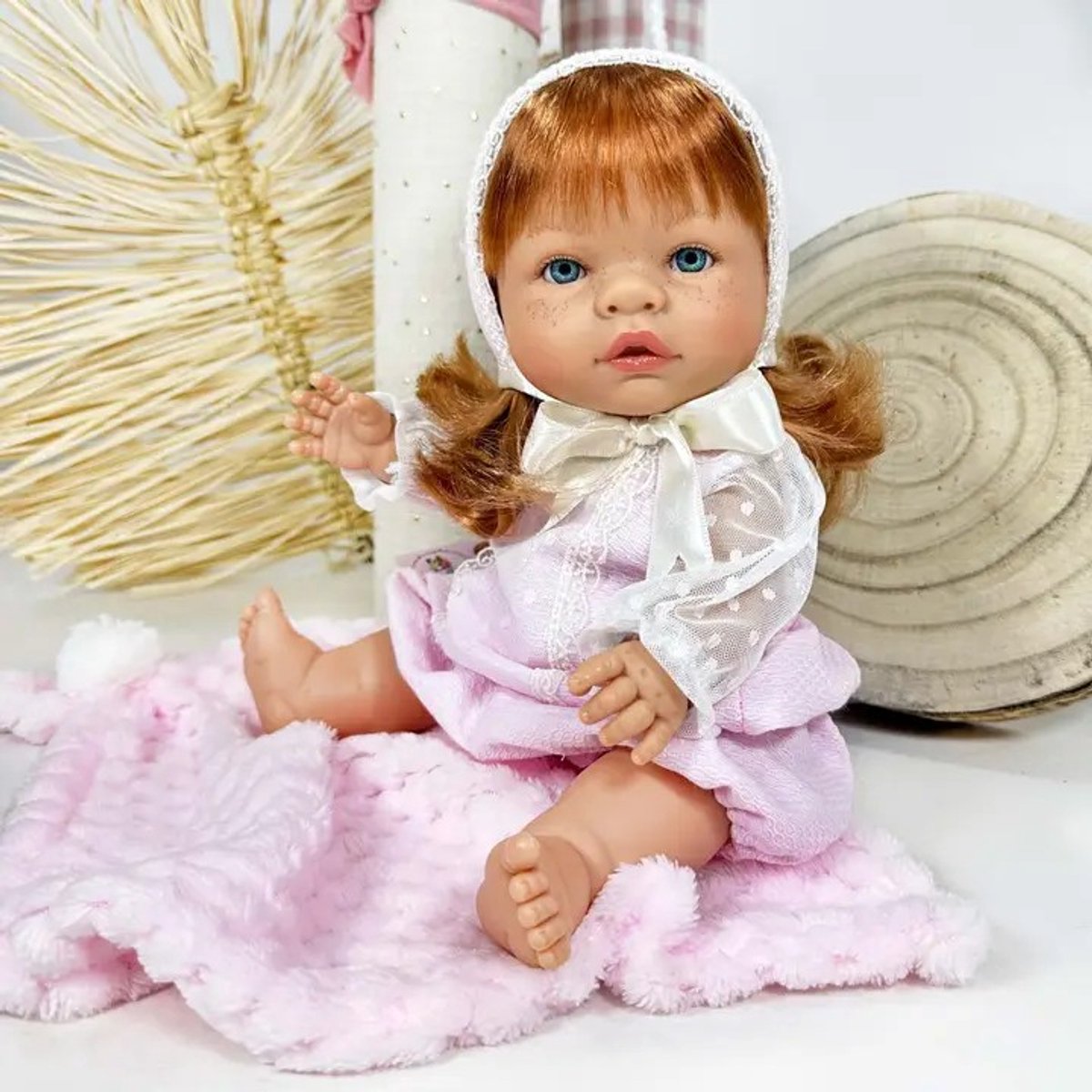 Nines d Onil Babypop Blank Meisje met Rood Haar Prinses 37 cm